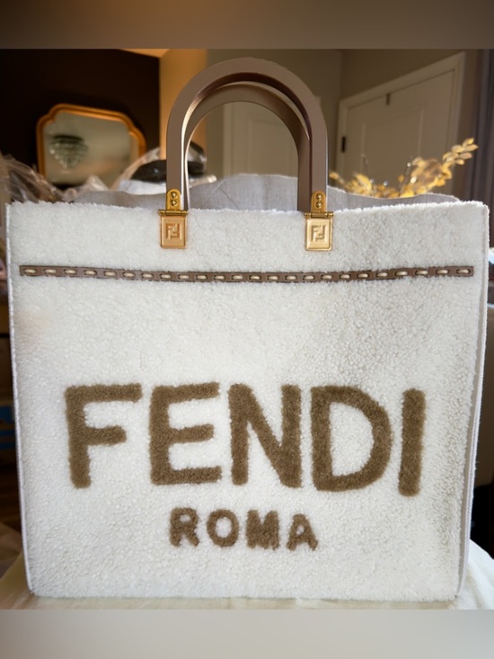 Fendi Handbags - FENDI SHEARLING SUNSHINE MEDIUM TOTE BAG SHOULDER STRAP (LIMITED EDITION)